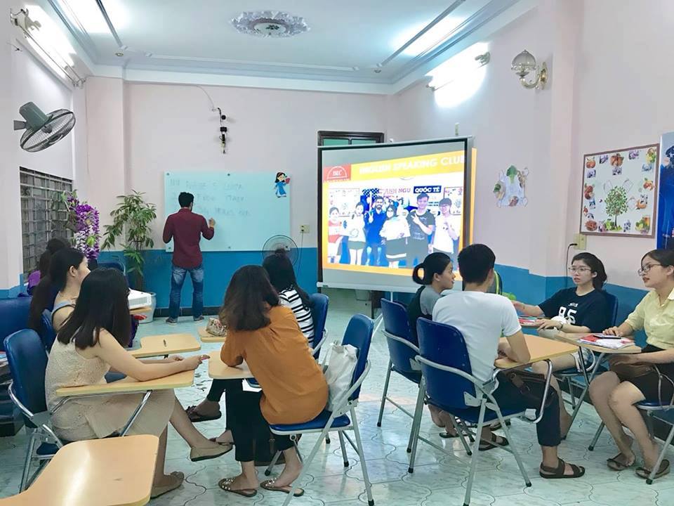 lop hoc ielts speaking soi dong tai isec